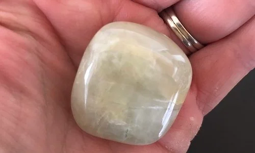 mineral milky quartz