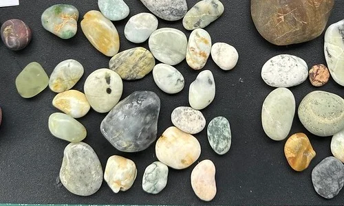 types of hydrogrossular garnets from Gemstone Beach