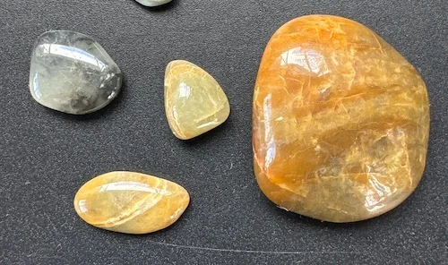 hydrogrossular garnet varieties from Gemstone Beach